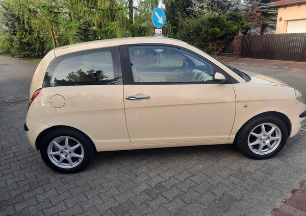 Lancia Ypsilon cena 7500 przebieg: 156000, rok produkcji 2003 z Swarzędz małe 254